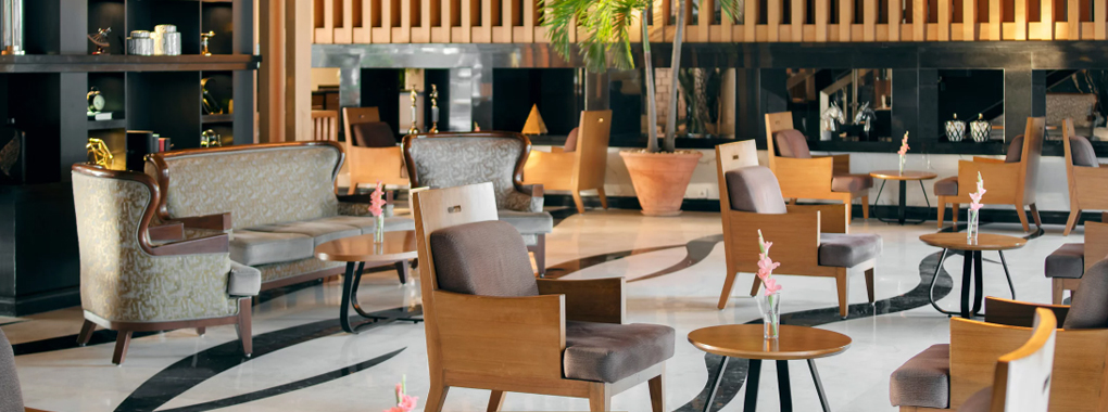 Fanoos Lounge - Movenpick Hotel