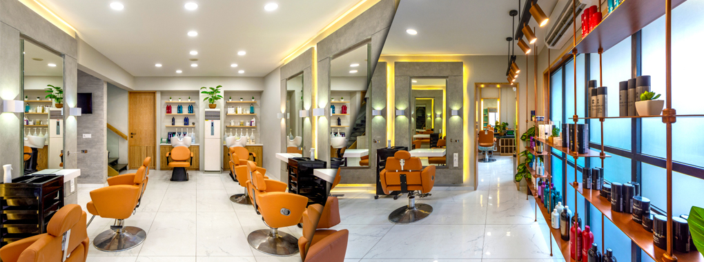 Kainat Munir Peng's Salon Bukhari Commercial